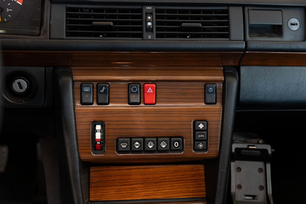 Mercedes-benz 300 CE cat Coupé