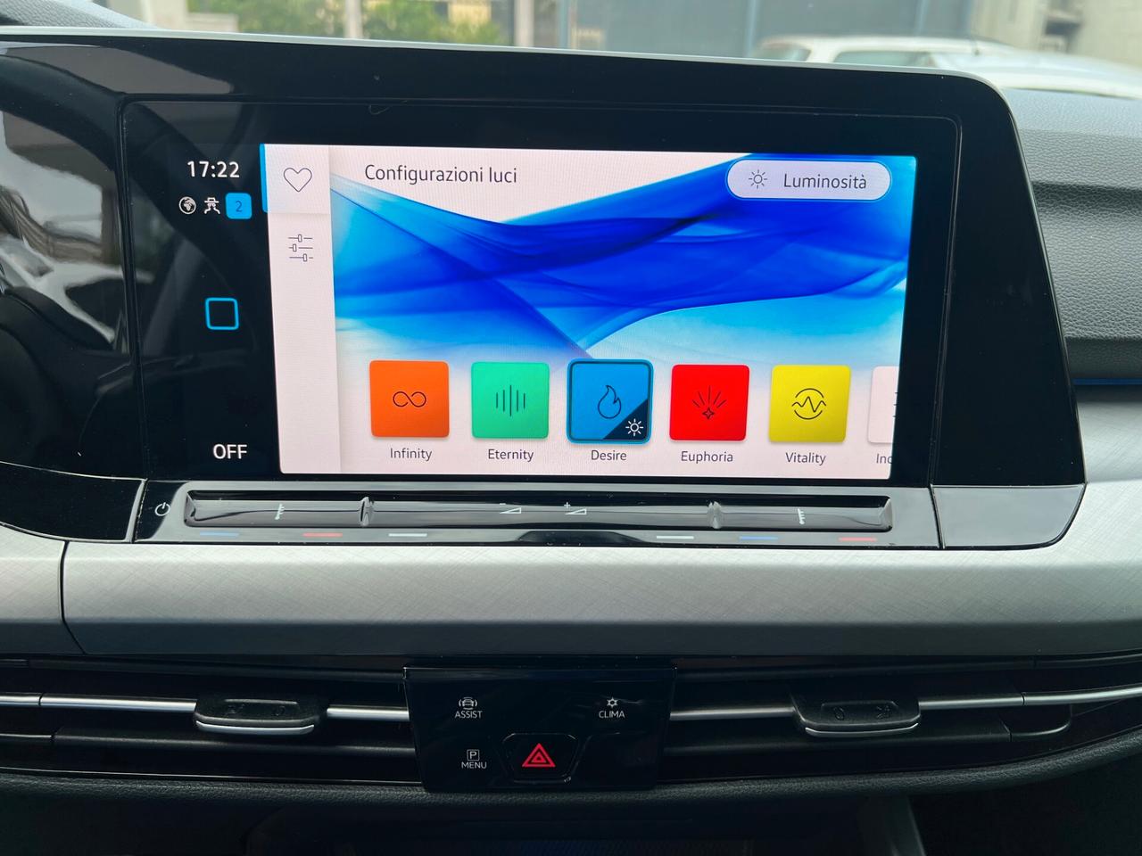 Volkswagen Golf VIII 8 2.0 tdi Life 115cv VIRTUAL/LED/NAVI PERFET.