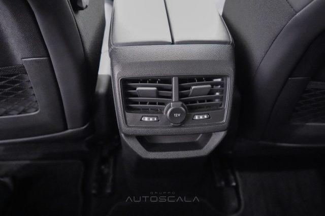 PEUGEOT 3008 Hybrid 225cv e-EAT8 Allure Pack