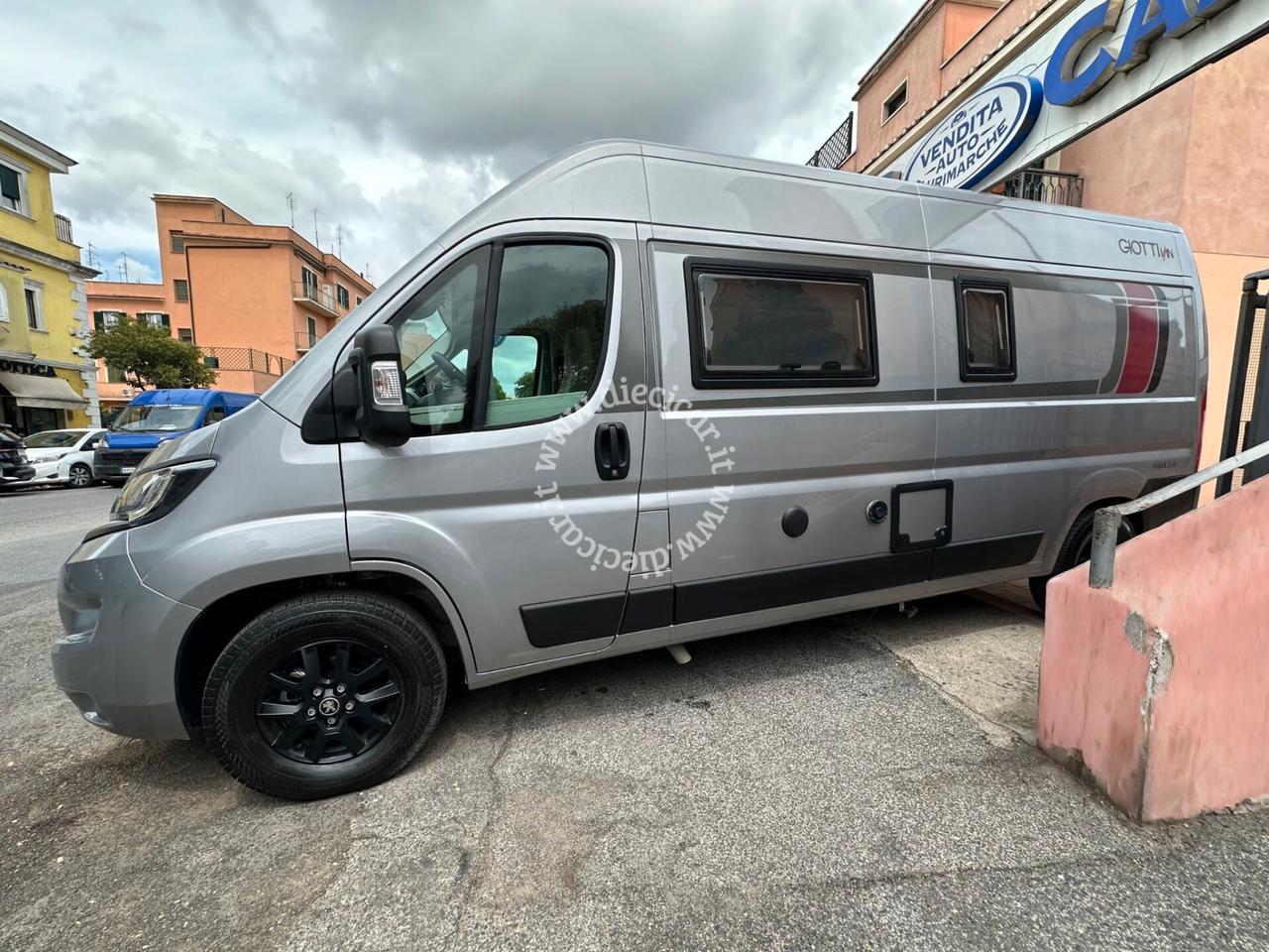 GIOTTILINE 60B PEUGEOT BOXER 2.2 DIESEL CAMPER 5 P0STI LETTO 4900KM