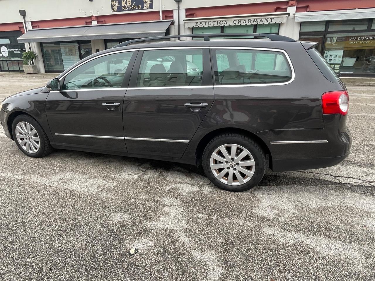 Volkswagen Passat 2.0 TDI . Highline €.2499