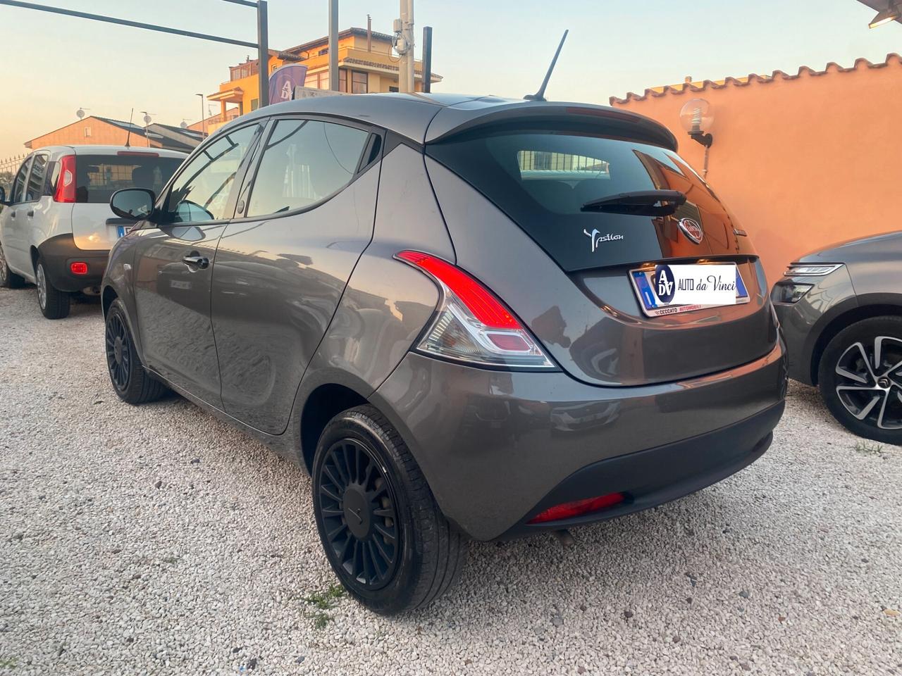 LANCIA Ypsilon 1.0 hybrid 70Cv s&s 5posti Silver