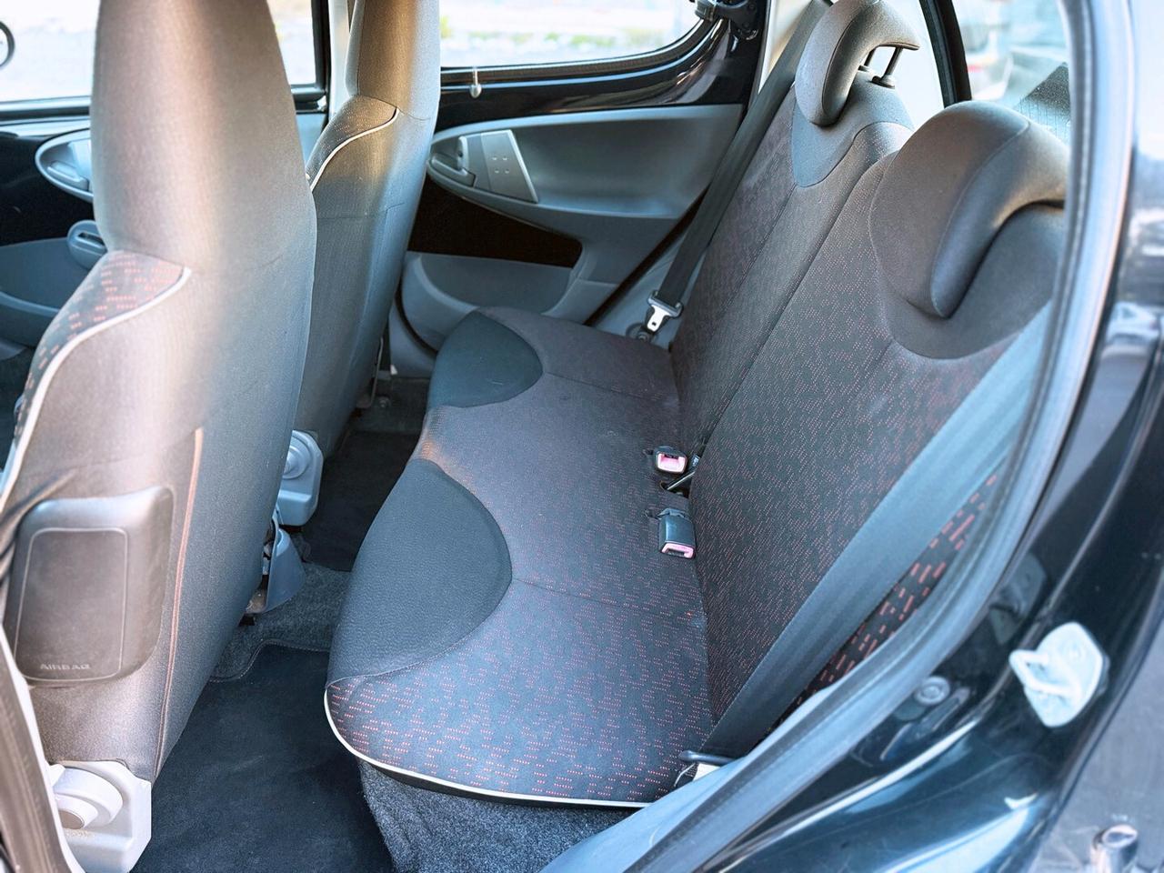 Peugeot 107 1.0 68CV 5p. - 2011