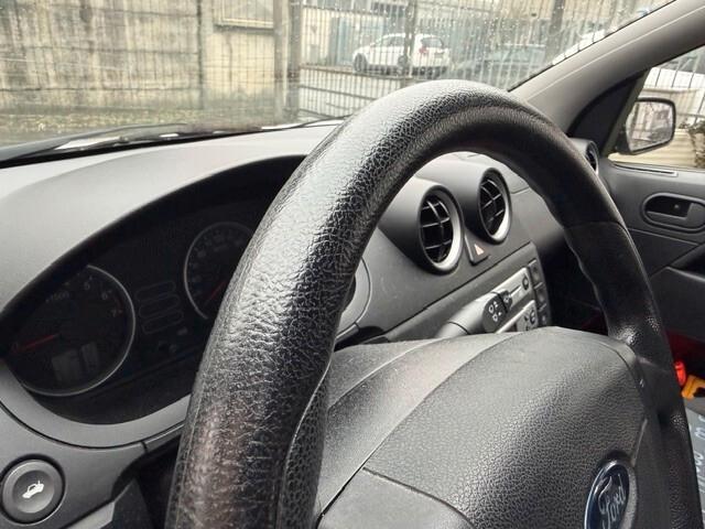 Ford Fiesta 1.2 16V 5p. Ambiente Euro 4 adatta a neopatentati