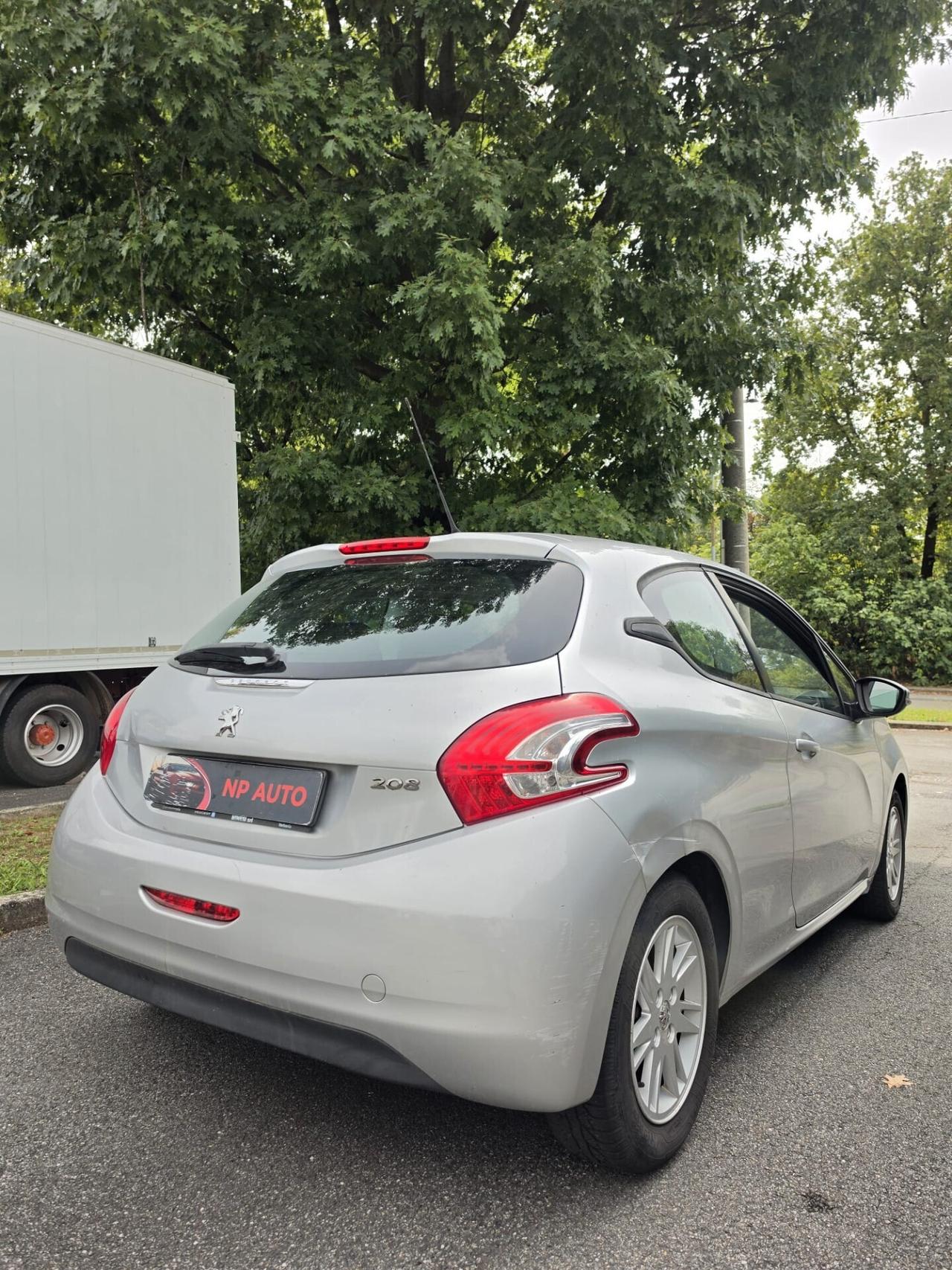Peugeot 208 neopatentati