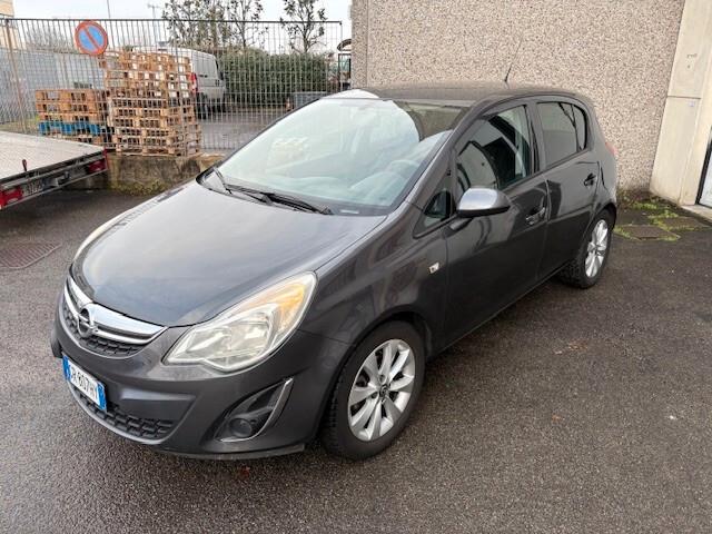 Opel Corsa 1.2 85CV 5 porte GPL Cosmo neo patentati