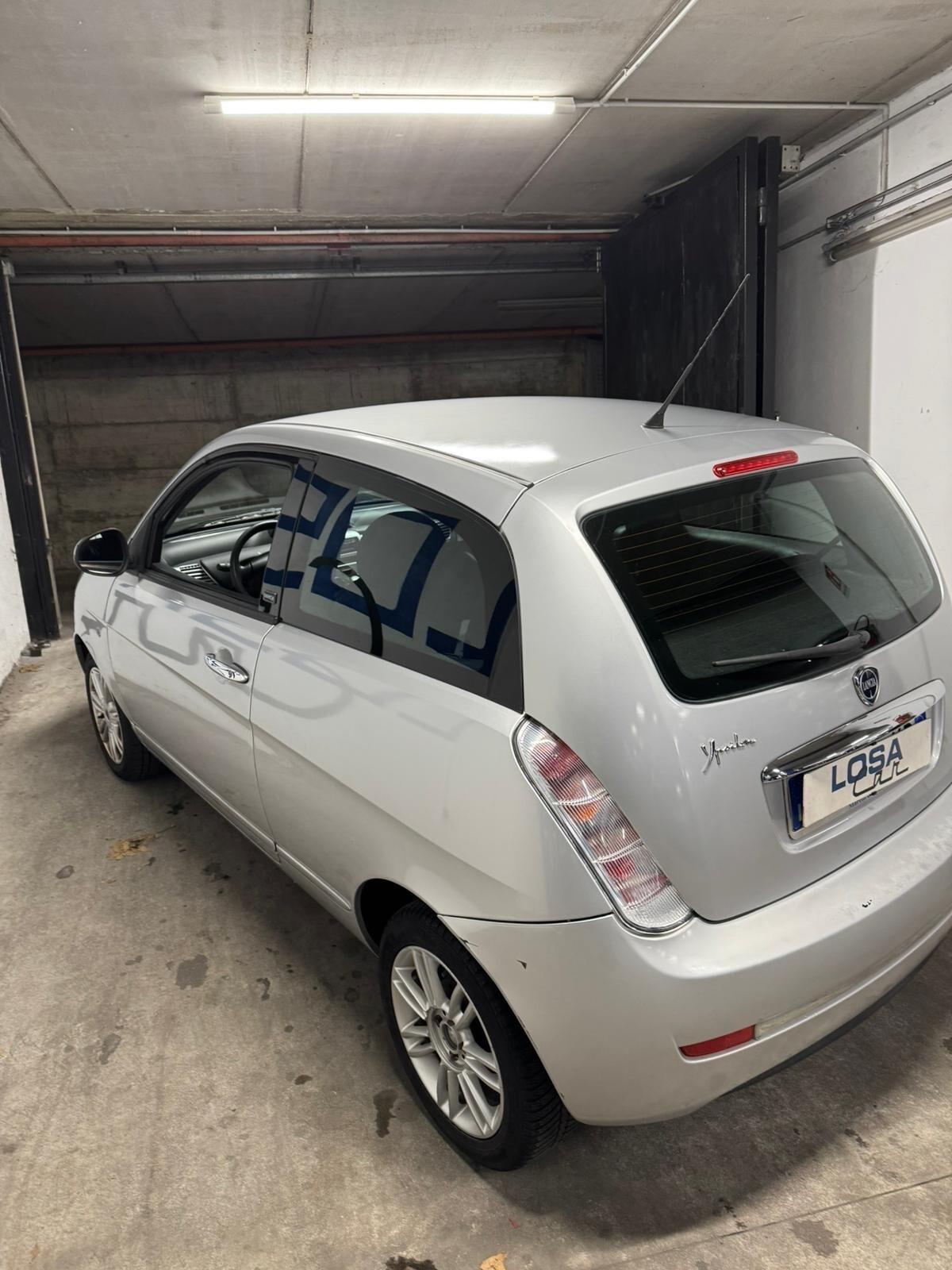 Lancia Ypsilon 1.2 69 CV Unyca EURO5