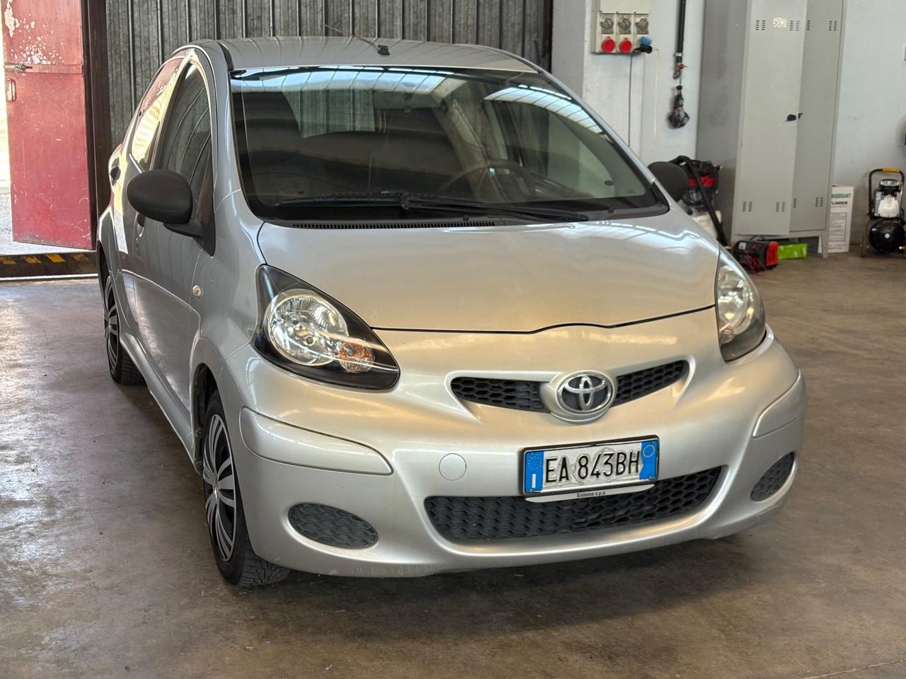 Toyota Aygo 1.0 12V VVT-i 5 porte Sol