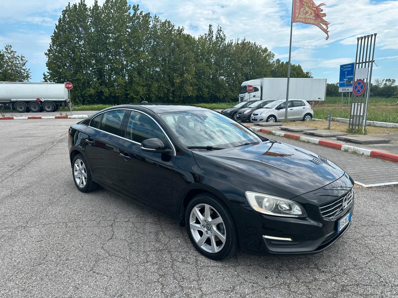 Volvo S60 D2 R-design Momentum