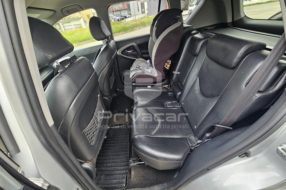 TOYOTA RAV4 2.2 D-4D 177 CV Luxury