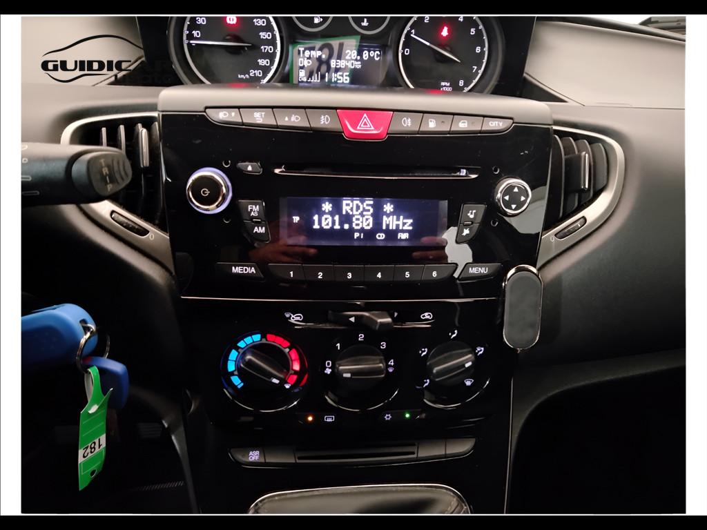 LANCIA Ypsilon III 2011 - Ypsilon 0.9 t.air Silver ecochic metano 8