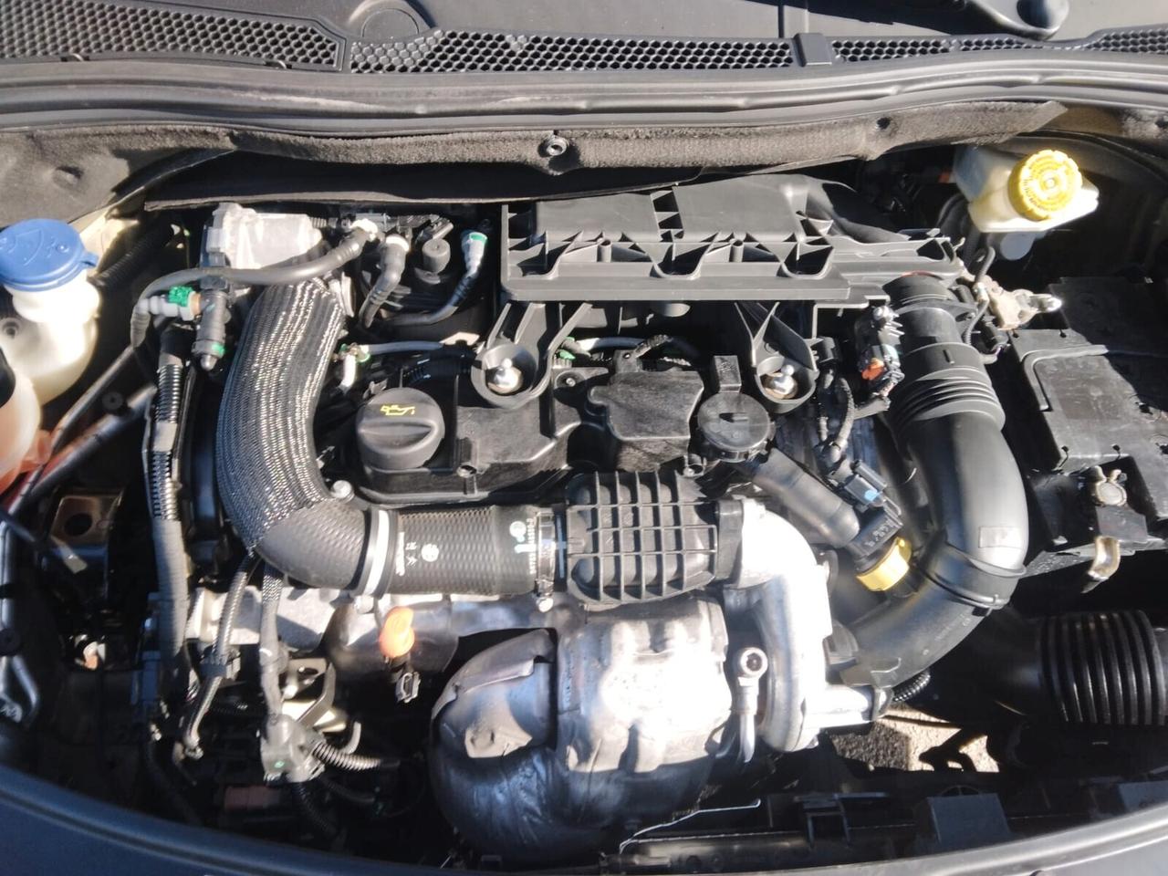 Peugeot 208 1.4 HDi 2015