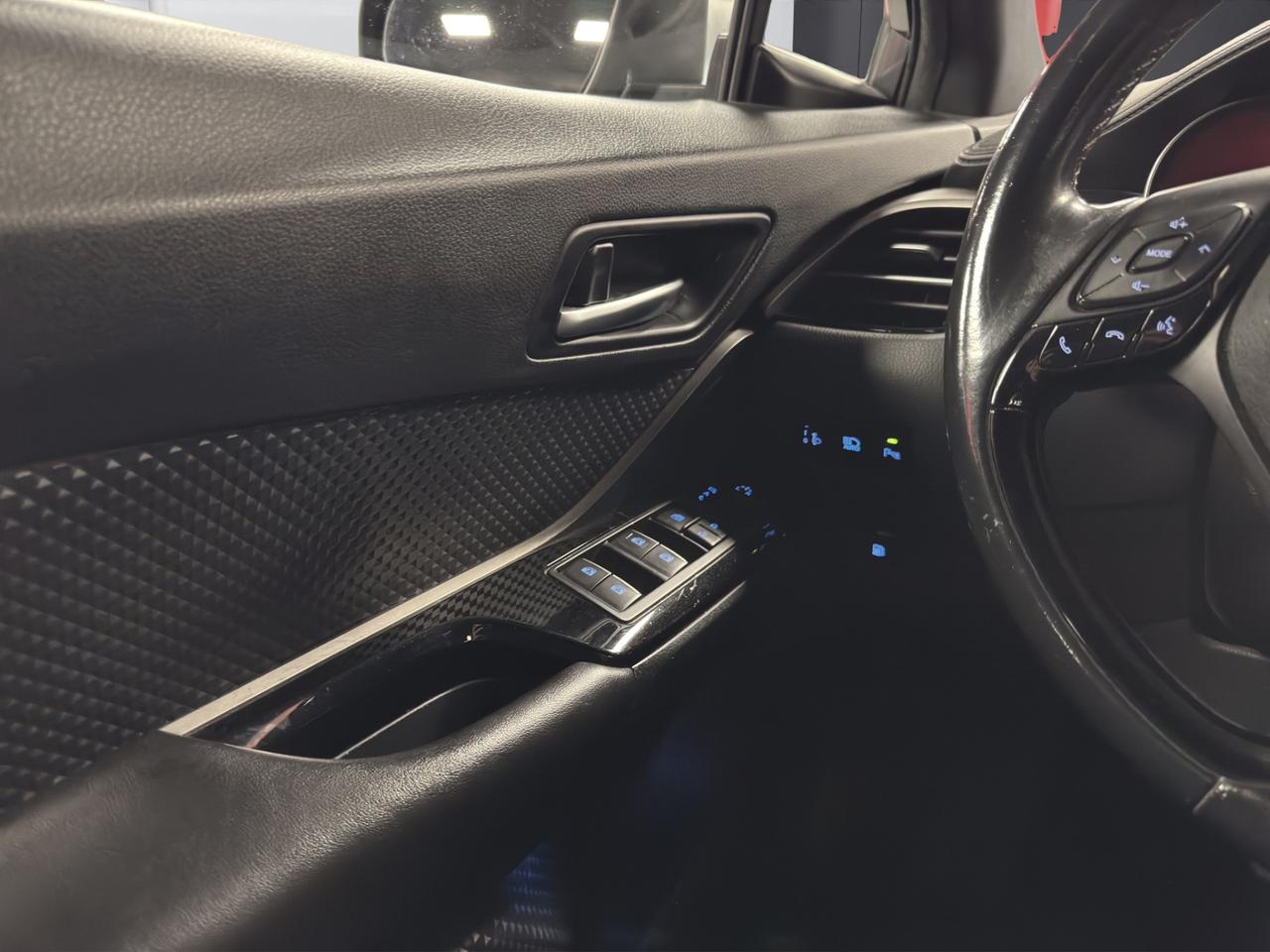Toyota C-HR 5 Porte C-HR 1.8h Lounge 2wd e-cvt