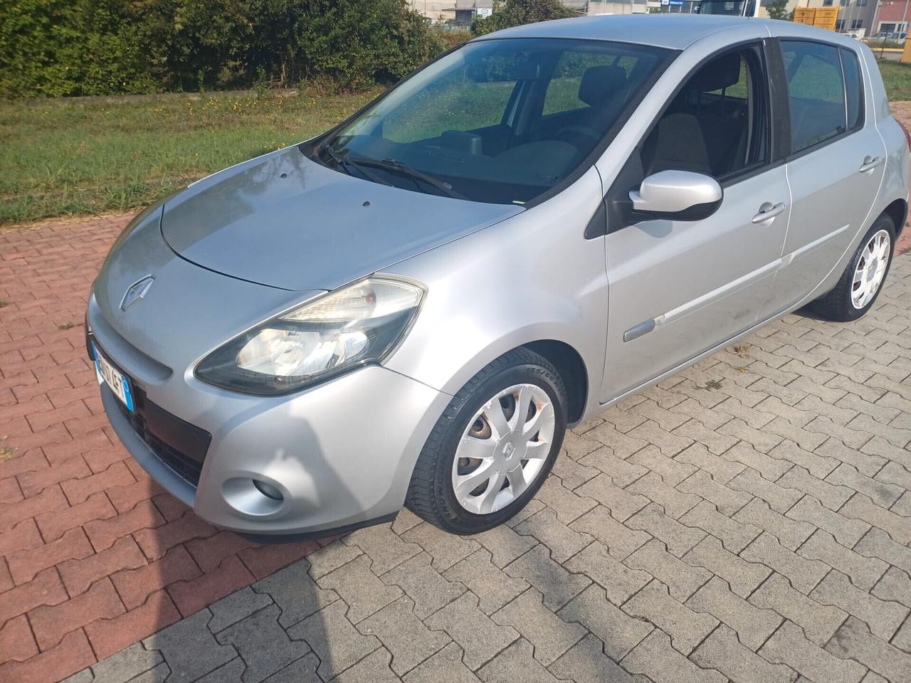 Renault Clio 1.2 16V 5 porte Dynamique