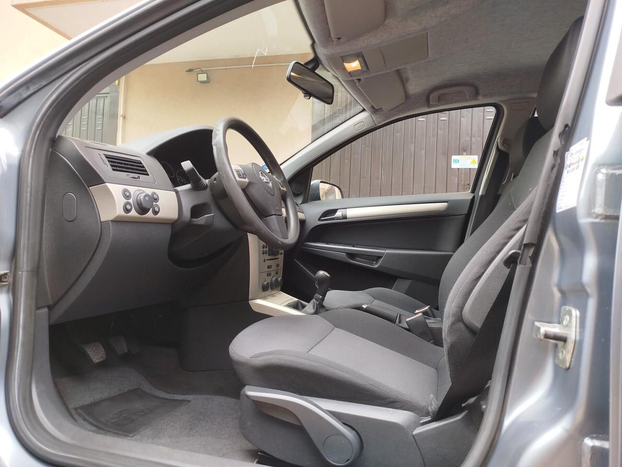 Opel Astra 1.4 BENZINA 90cv / 26.600km / Unipro