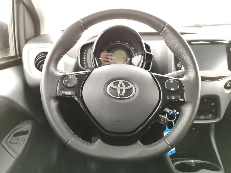 Toyota Aygo 1.0 VVT-i 72 CV 5 porte Connect X-Fun
