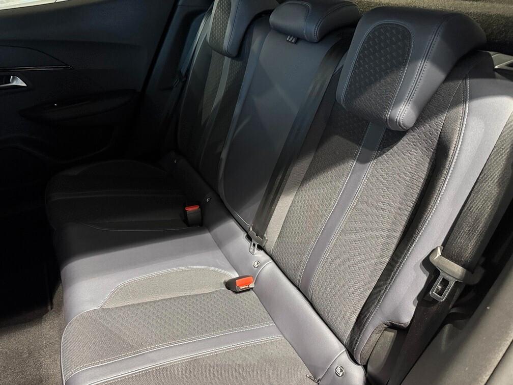 Peugeot 2008 1.5 bluehdi Allure Navi Led Cam App conn 17" Neopat