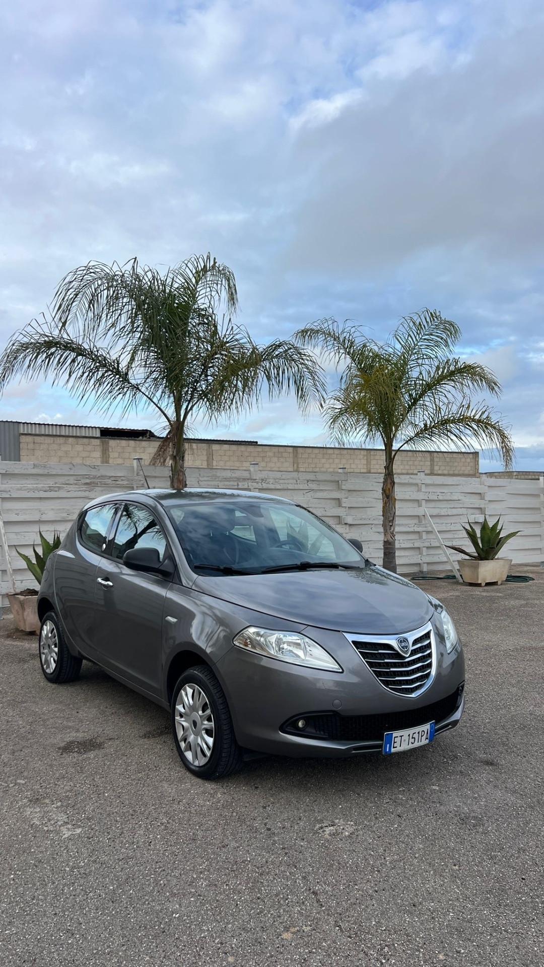 Lancia Ypsilon 5 porte Metano