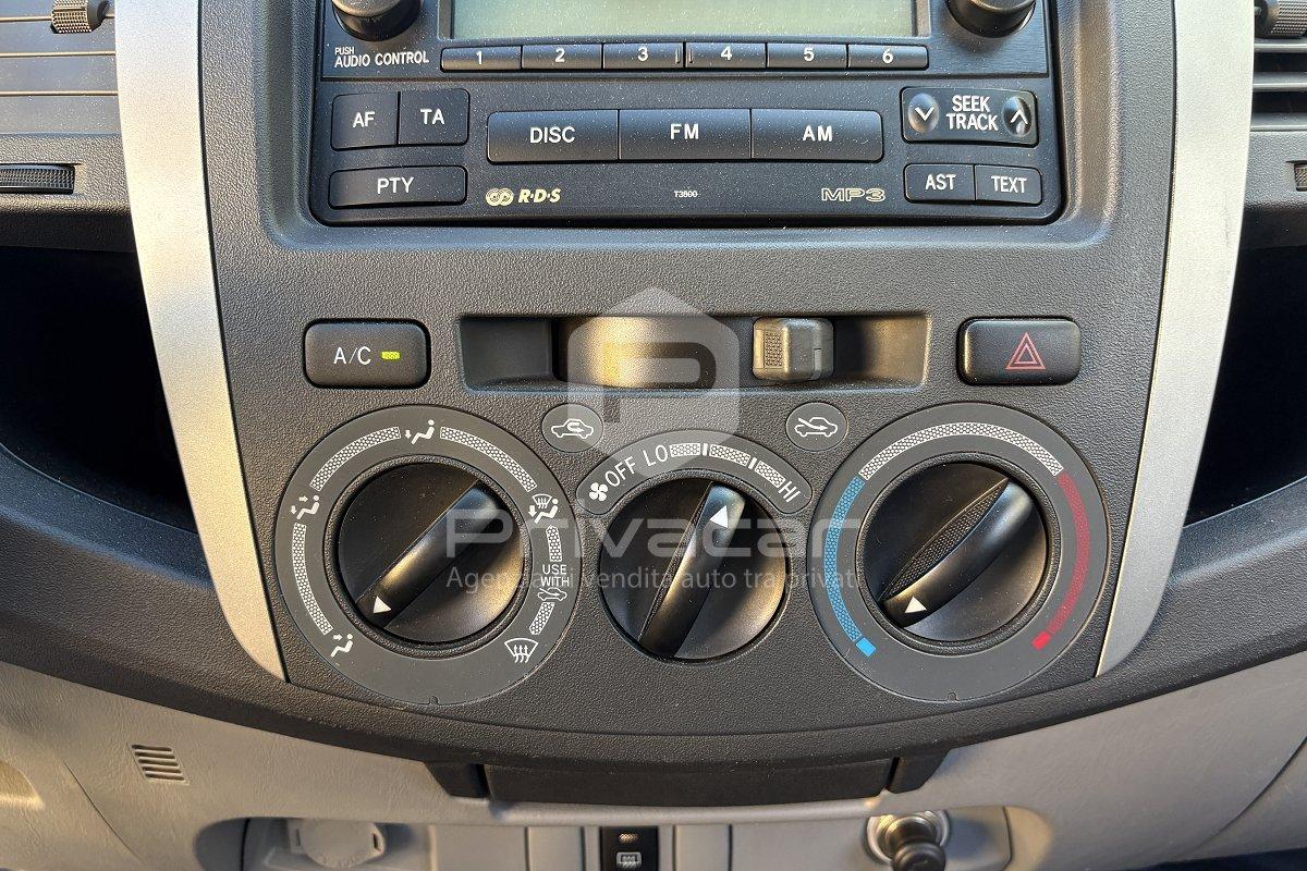 TOYOTA Hilux 2.5 D-4D 4WD 2p. Extra Cab SR
