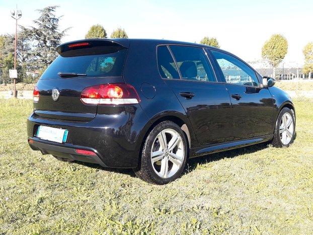 Volkswagen Golf 1.6 TDI DPF DSG 5p. R-Line