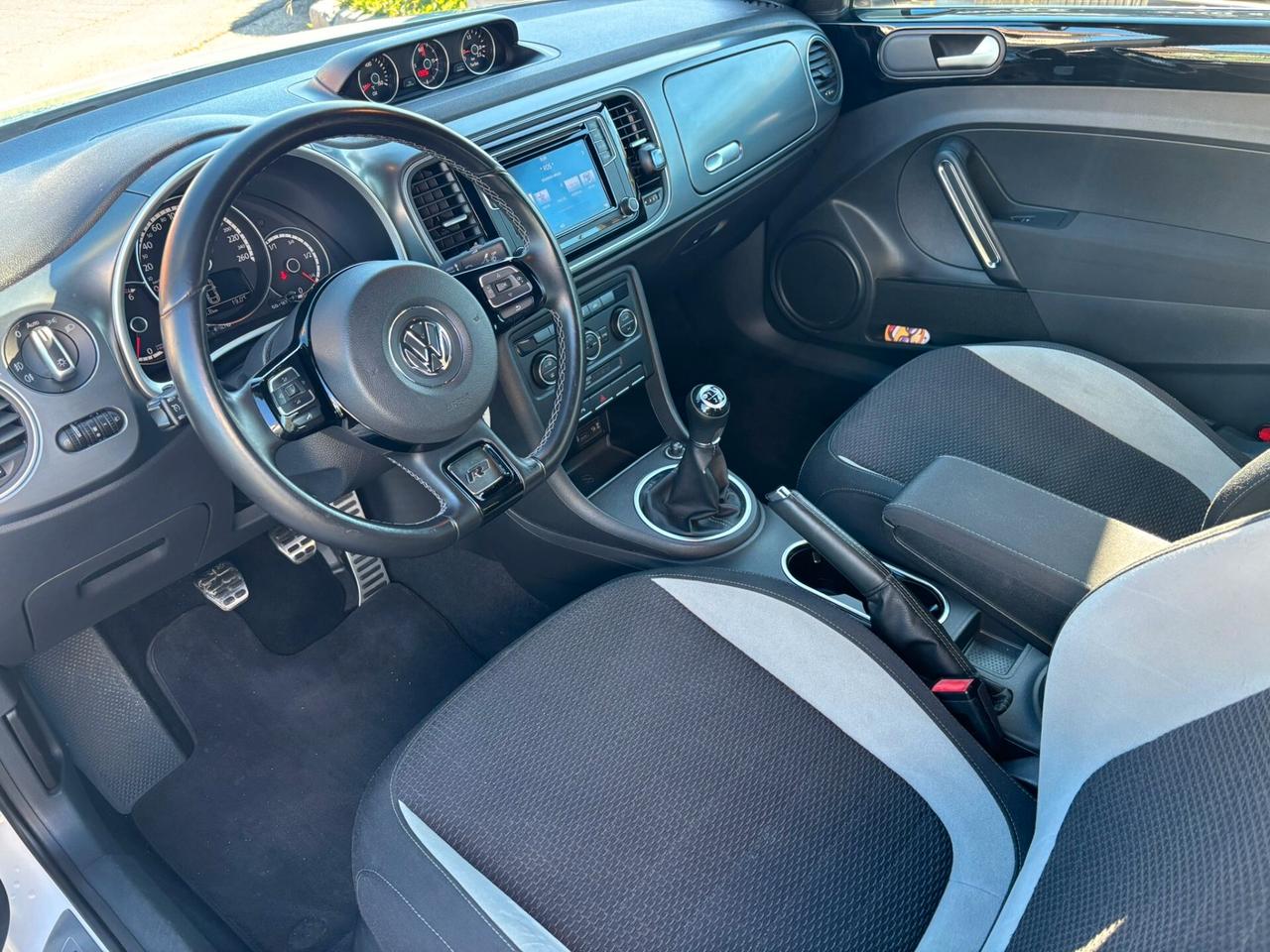 Volkswagen Maggiolino Cabrio 2.0 TDI Sport BlueMotion Technology