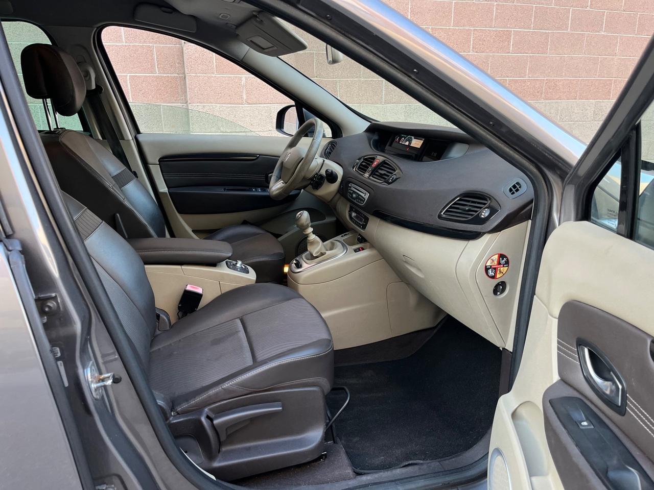Renault Scénic X-mod 1.9 dCi 130CV