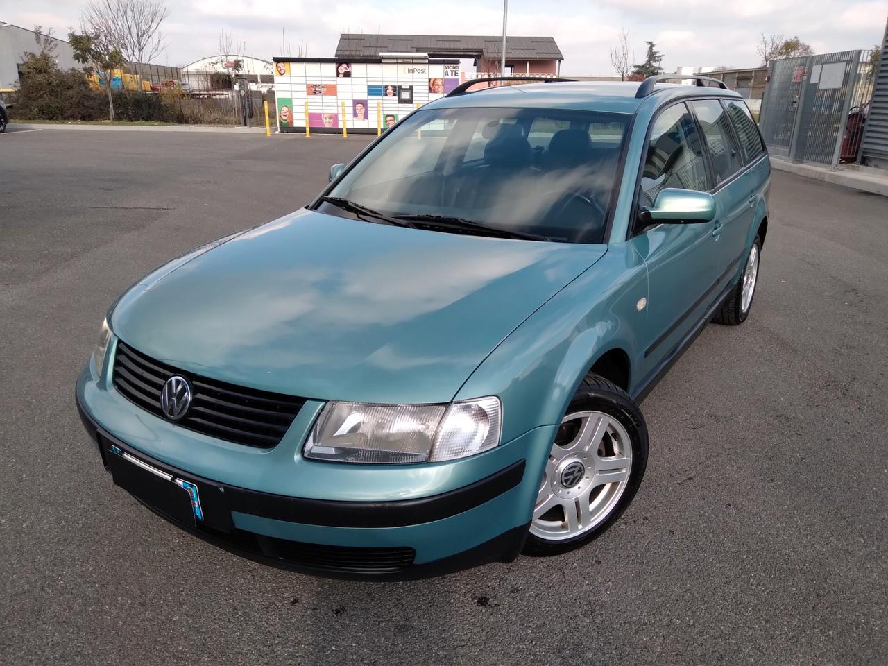 Volkswagen Passat 1.9 TDI/115 CV cat Var. H.line x neopatentati