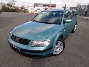 Volkswagen Passat 1.9 TDI/115 CV cat Var. H.line x neopatentati