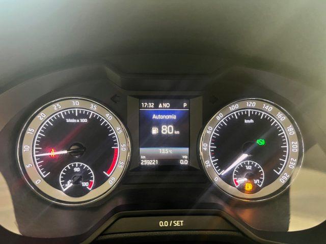 SKODA Octavia 2.0 TDI SCR 184 CV DSG Wagon 4x4 Scout