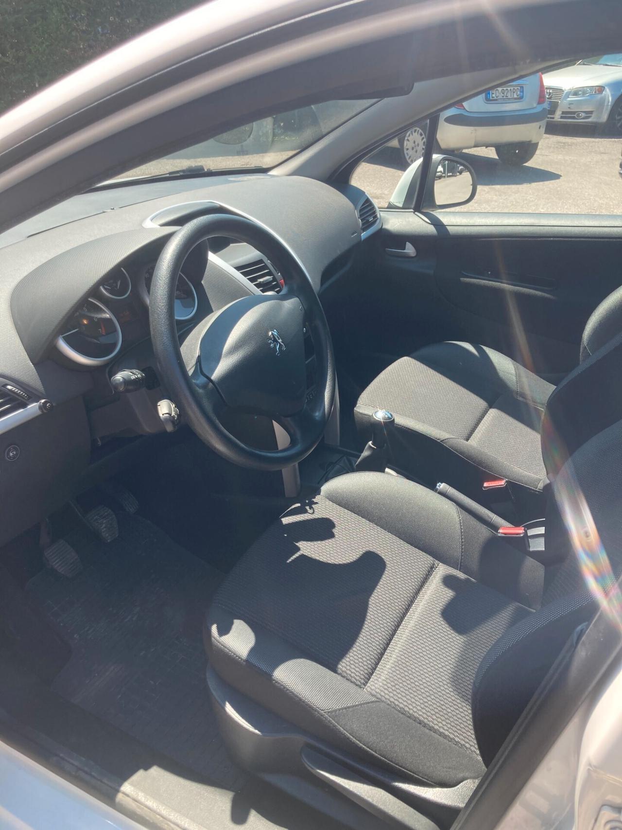 Peugeot 207 Plus 1.4 8V 75CV 5p. ECO GPL