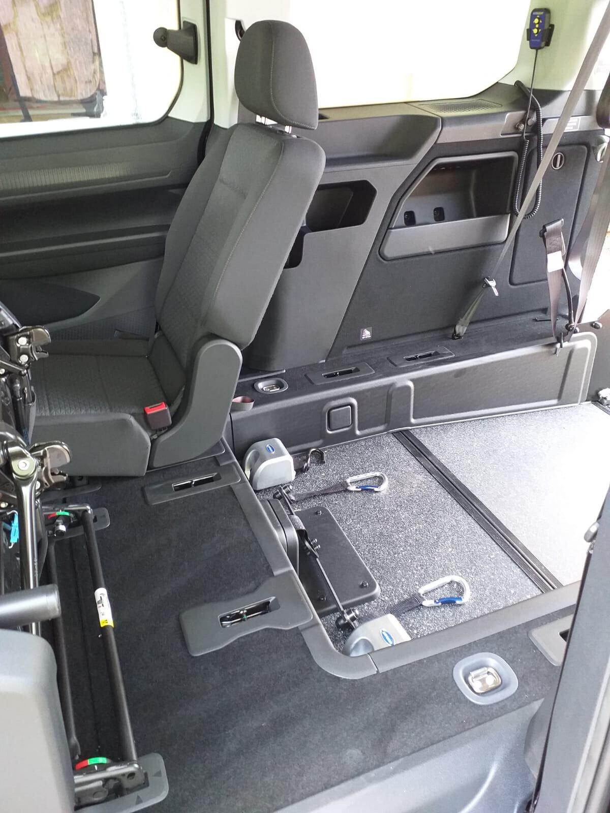 Ford Connect TRASPORTO DISABILI USATO D'OCCASIONE