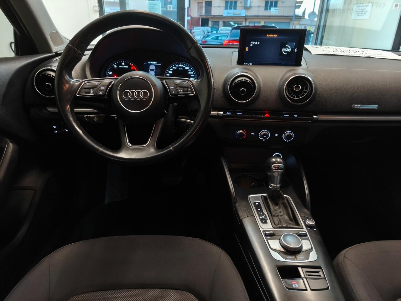 Audi A3 SPB 1.6 tdi S-tronic Navi Xenon Pdc