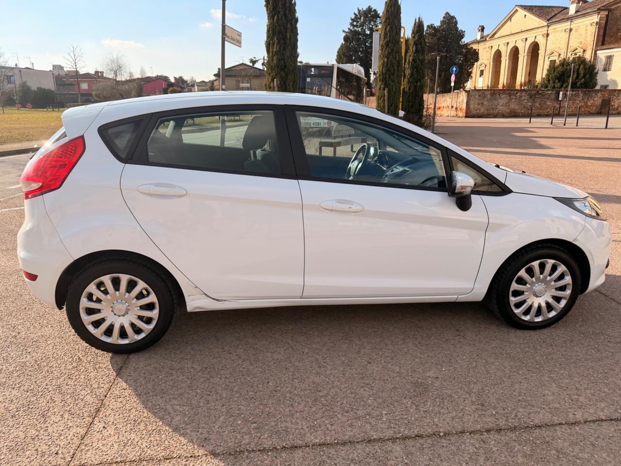 Ford Fiesta 1.4 TDCi km110mila neopatentati