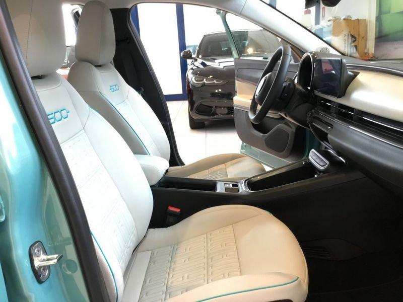 FIAT 600 1.2 Hybrid 110cv La Prima II