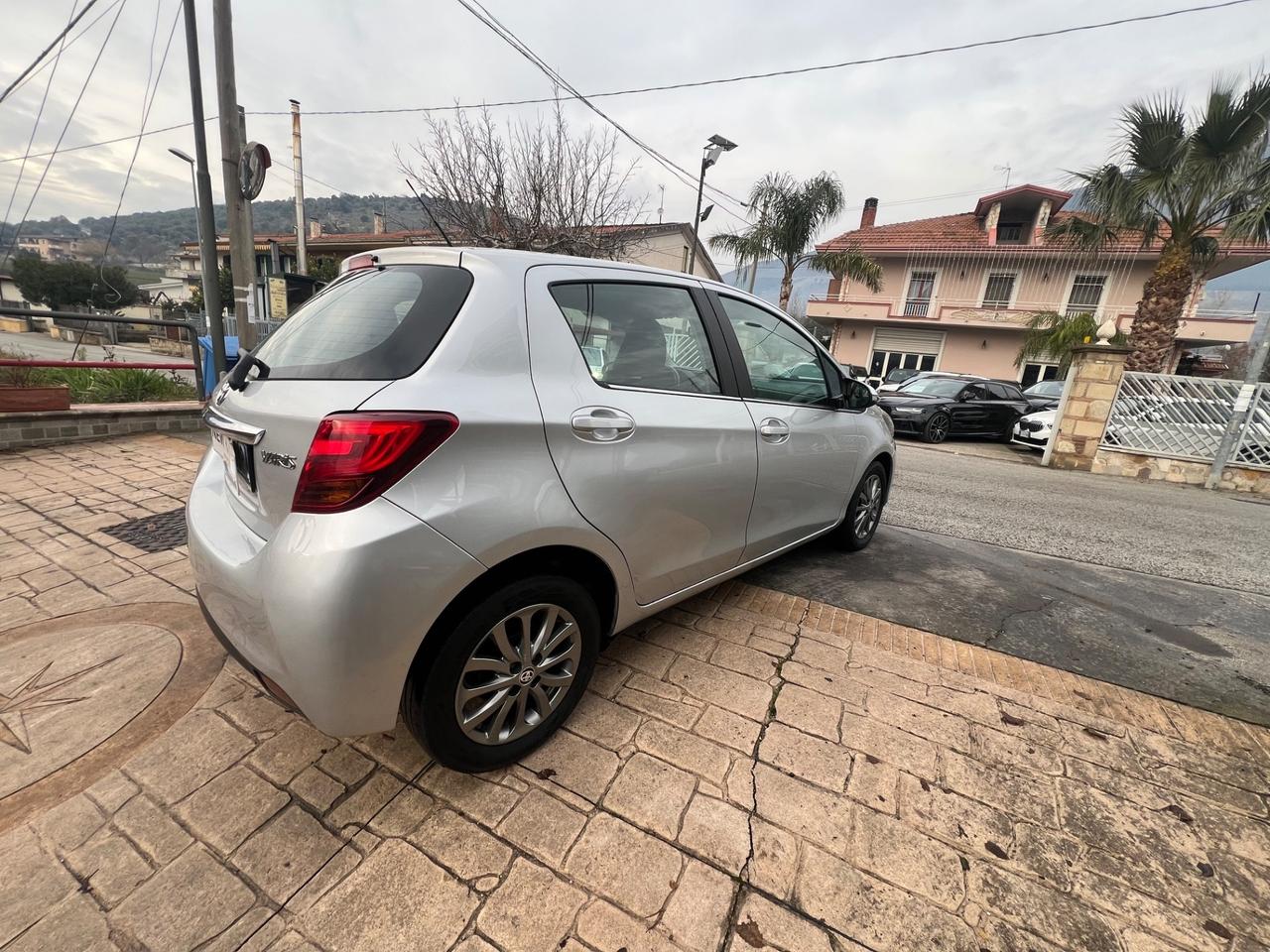 Toyota Yaris 1.0 5 porte Lounge