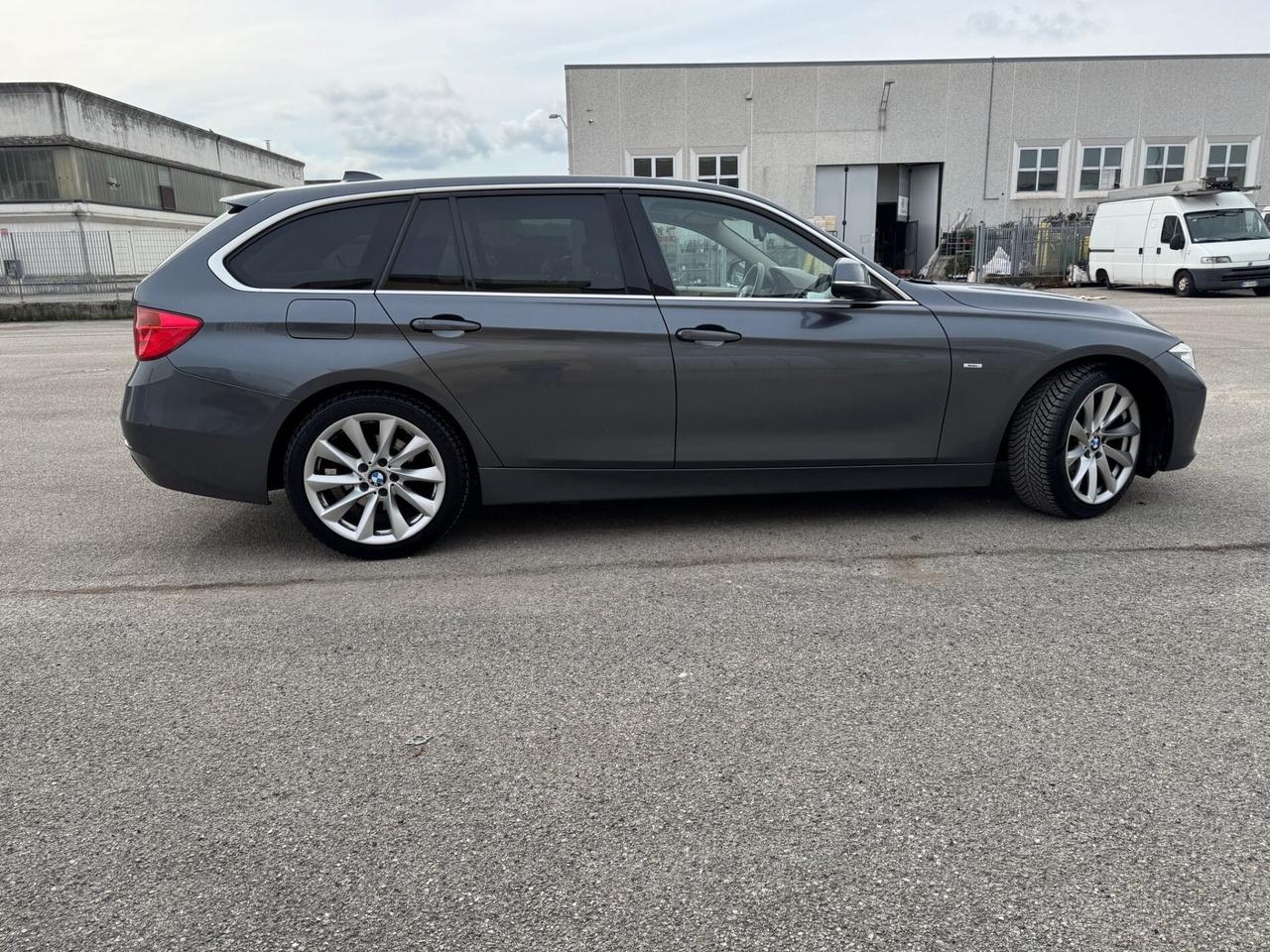 PACCHETTO: Classe A-Bmw 316D. NON SONO VENDIBILE SEPARATAMENTE