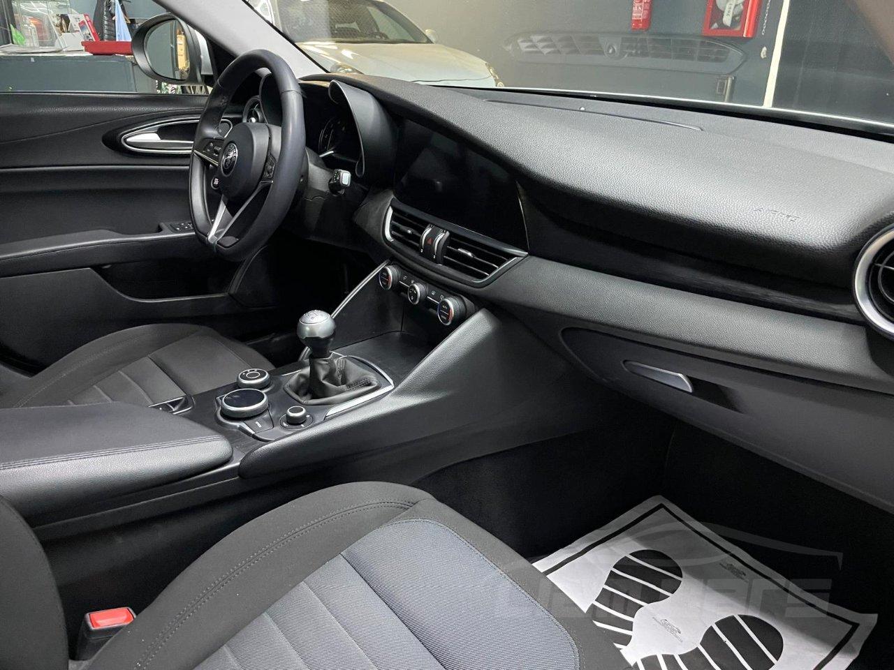 Alfa Romeo Giulia Berlina Giulia 2.2 t Business Launch Edition 150cv
