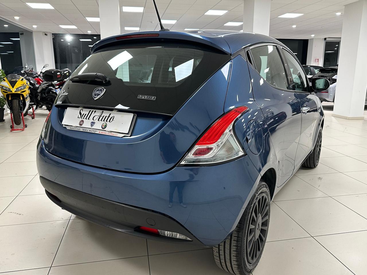 Lancia Ypsilon 1.0 FireFly 5P Hybrid Silver - 2023