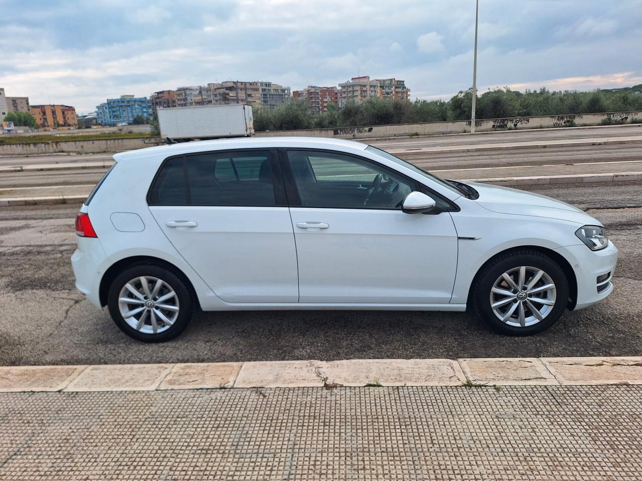 Volkswagen Golf 1.6 TDI 110 CV LOUNGE 11/2015