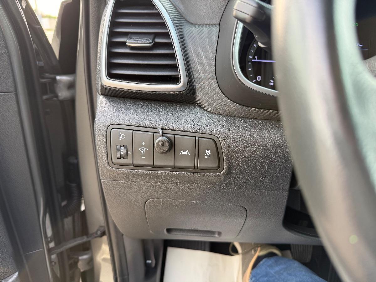 HYUNDAI TUCSON 1.6 CRDI EXELLENCE PREMIUM PACK 2WD 115 C.V.