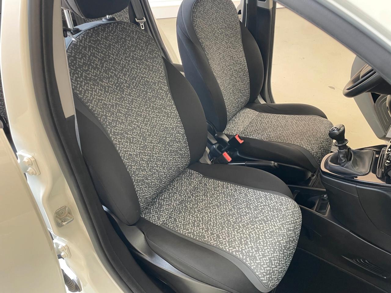 Lancia Ypsilon 1.0 FireFly 5 porte S&S Hybrid Silver