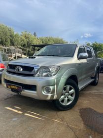 Toyota Hilux 3.0 D-4D aut.4WD 4p. Doub. Cab SR