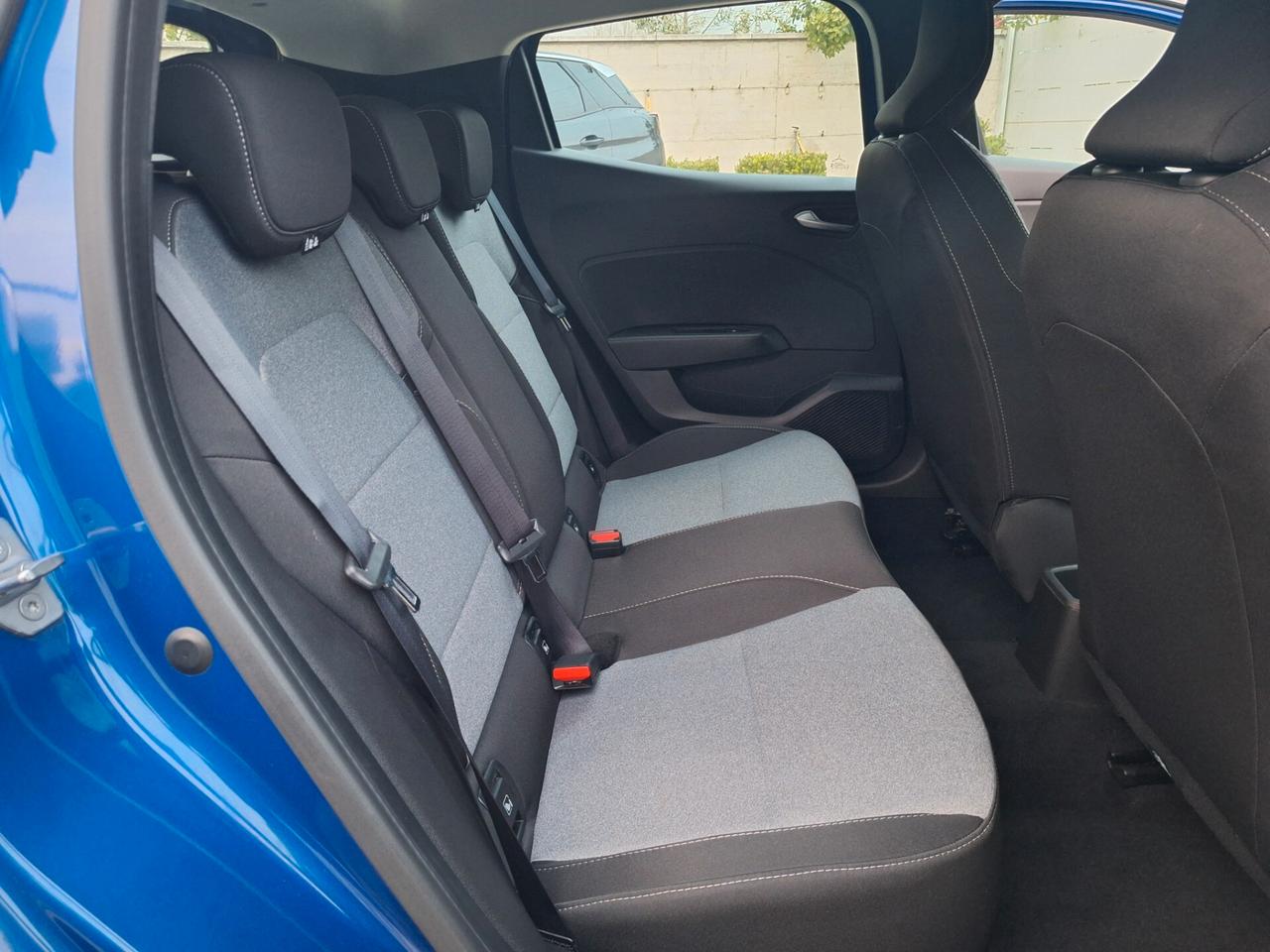 Renault Clio EVOLUTION 1.0 TCe 90cv NAV+RETROCAM. 2025