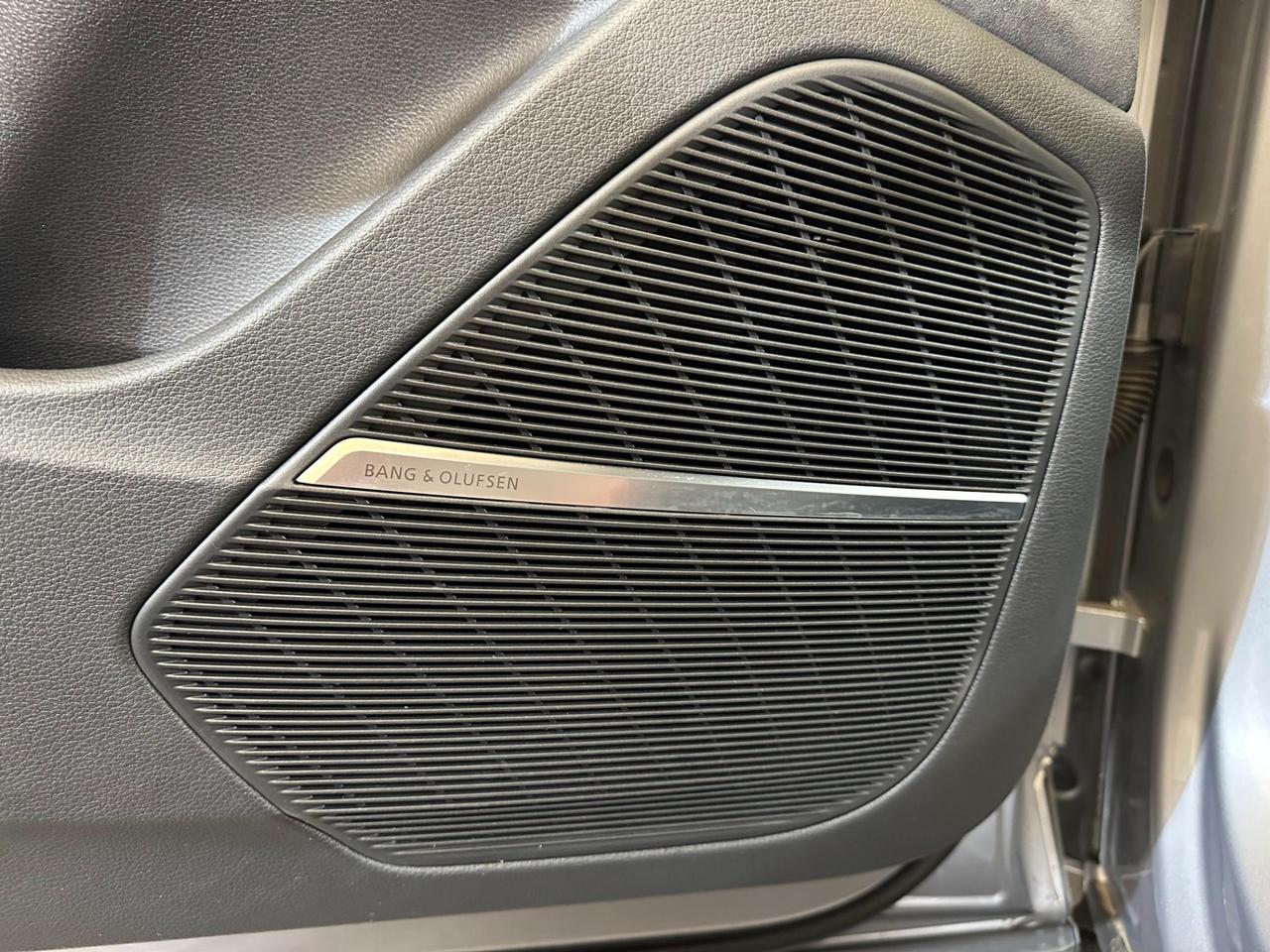 Audi Q8 55 3.0 TFSI MHEV Sport S-LINE Quattro Tiptronic"FARI MATRIX"