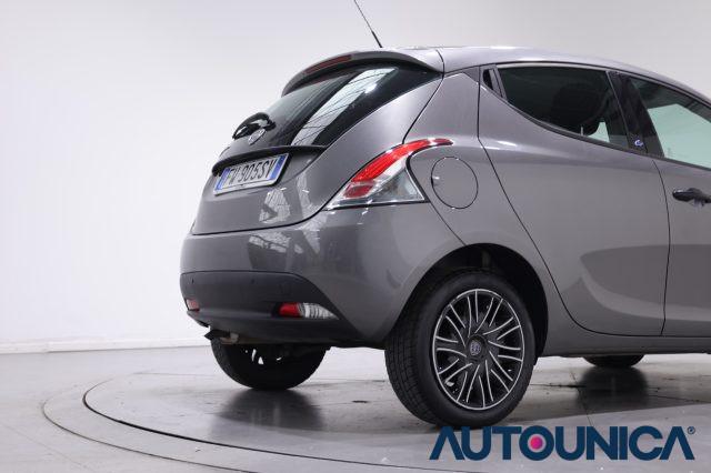 LANCIA Ypsilon 1.2 69 CV 5 PORTE GPL ECOCHIC ELEFANTINO BLU