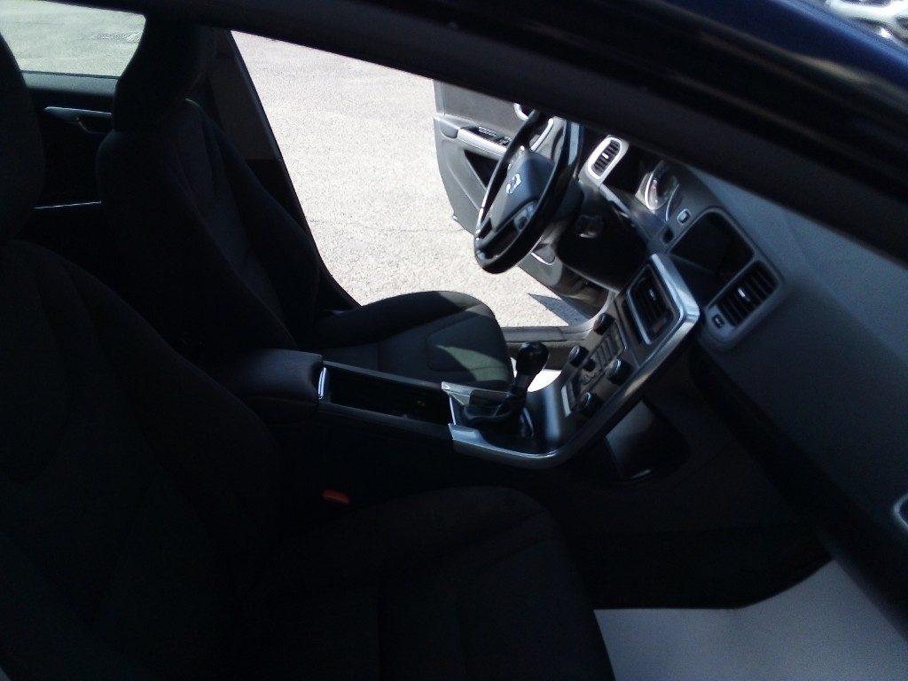 VOLVO V60 (2010-2018) V60 D3 Momentum