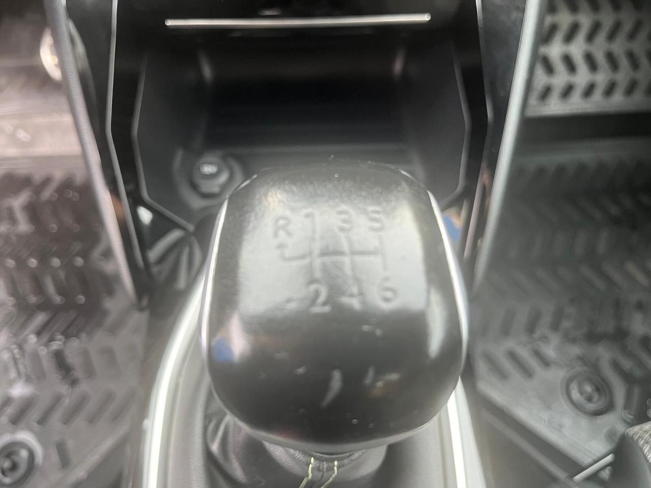 Peugeot 2008 gt line-1.5 hdi - km 57000-2020