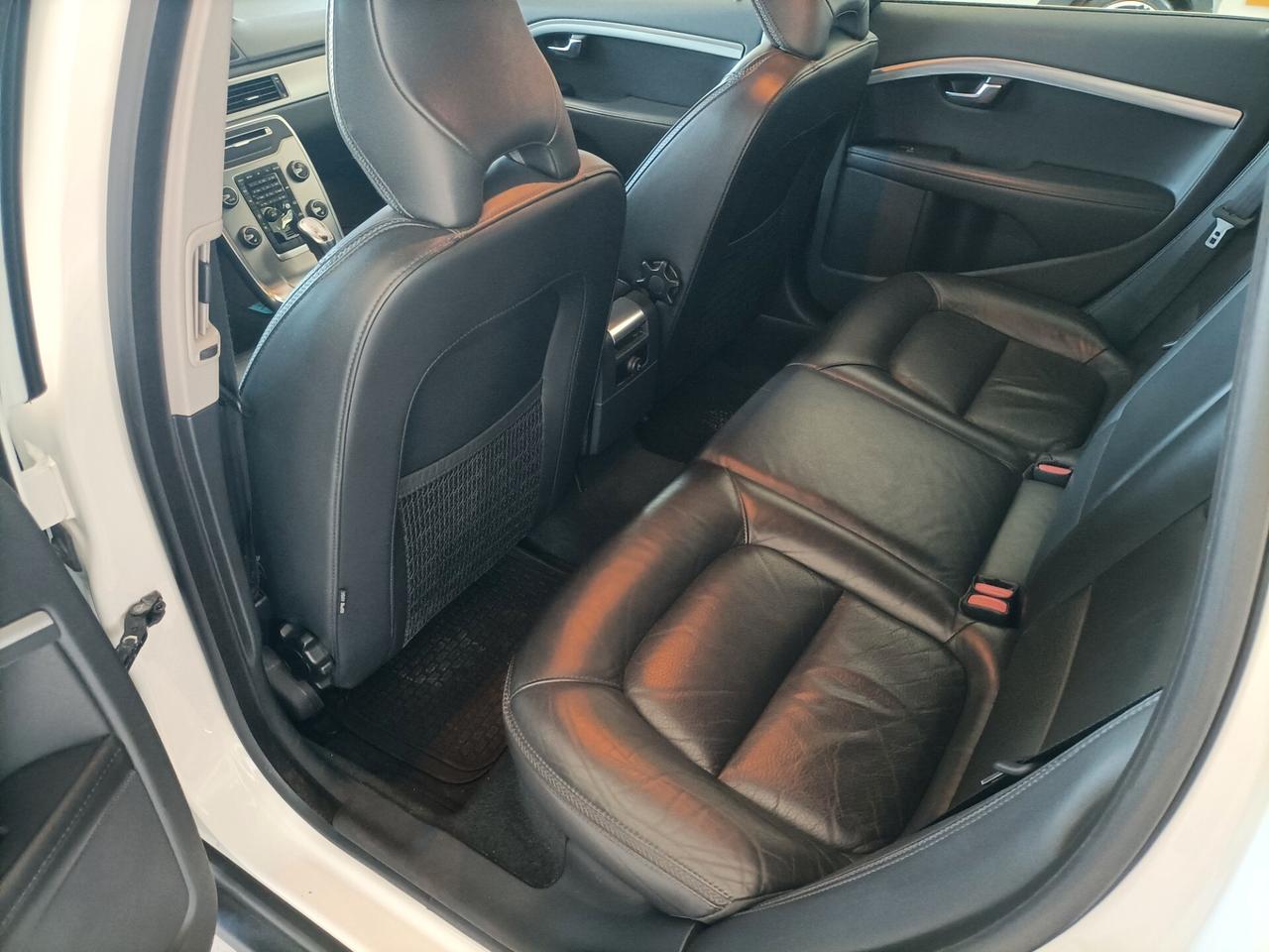 Volvo XC 70 CV 163 D4 AWD Geartronic Momentum 12/2013