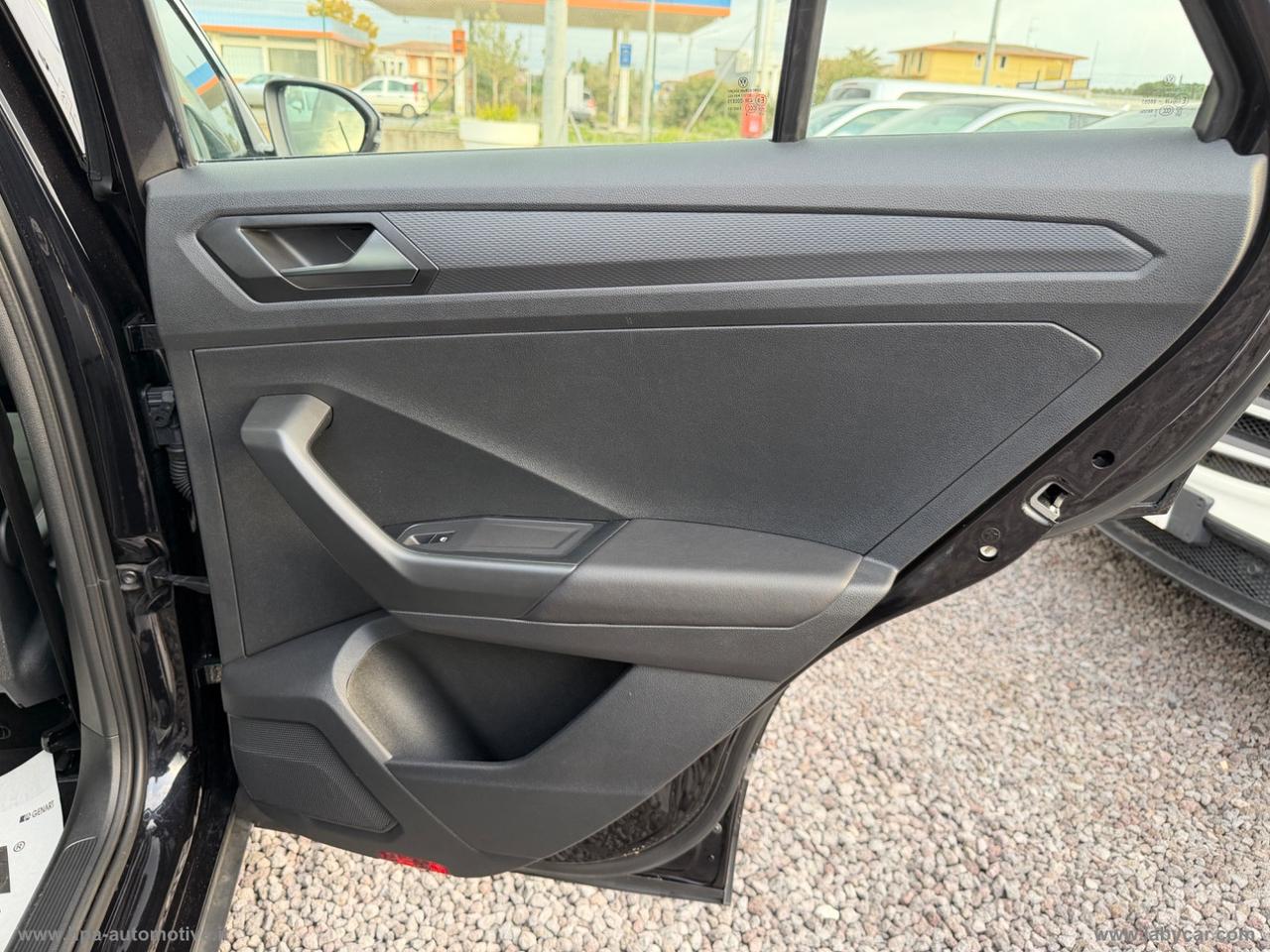 VOLKSWAGEN T-Roc 1.0 TSI Style NAVI LED IQ-LIGHT RETROCAMERA