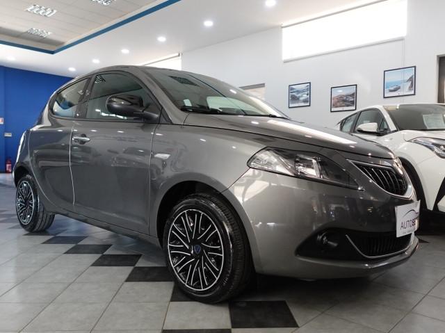 Lancia Ypsilon III 1.0 FIREFLY HYBRID 70 CV GOLD